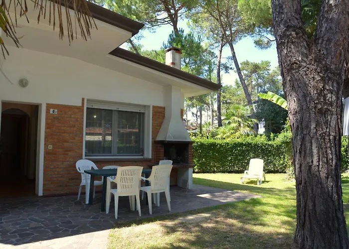 Villa A Lignano Con 2 Camere E Giardino