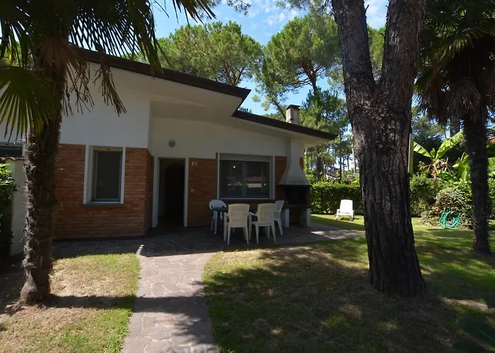 Villa A Lignano Con 2 Camere E Giardino
